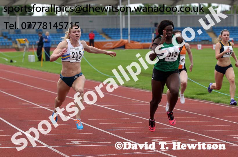 215 Louise Bloor (Trafford AC) beats Shaunna Thompson (Sale Harriers) to win the senior womens 100 metres, Northern Senior and Under-20 Champs, Sport City, Manchester. Photo: David T. Hewitson/Sports for All Pics